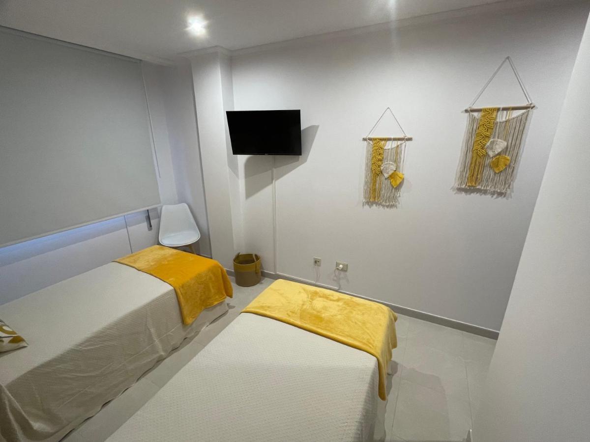 Apartamentos Demar Luis Casais O Grove Exteriör bild