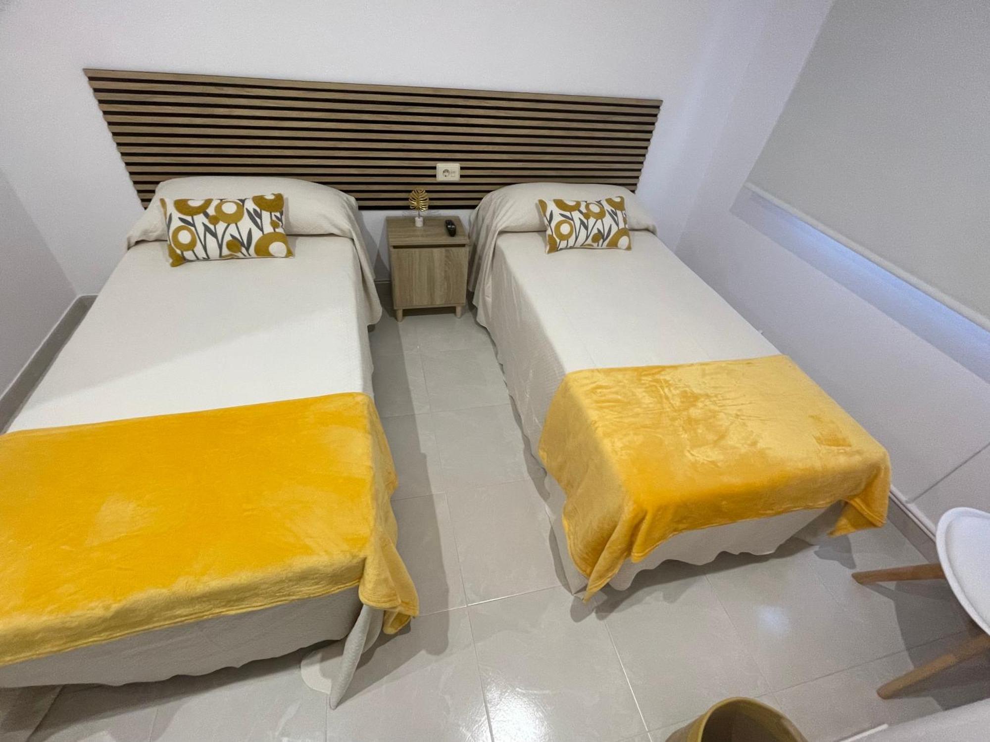 Apartamentos Demar Luis Casais O Grove Exteriör bild