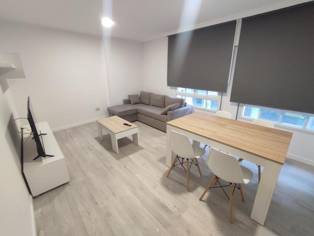 Apartamentos Demar Luis Casais O Grove Rum bild