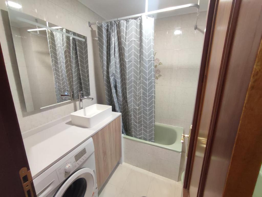 Apartamentos Demar Luis Casais O Grove Rum bild