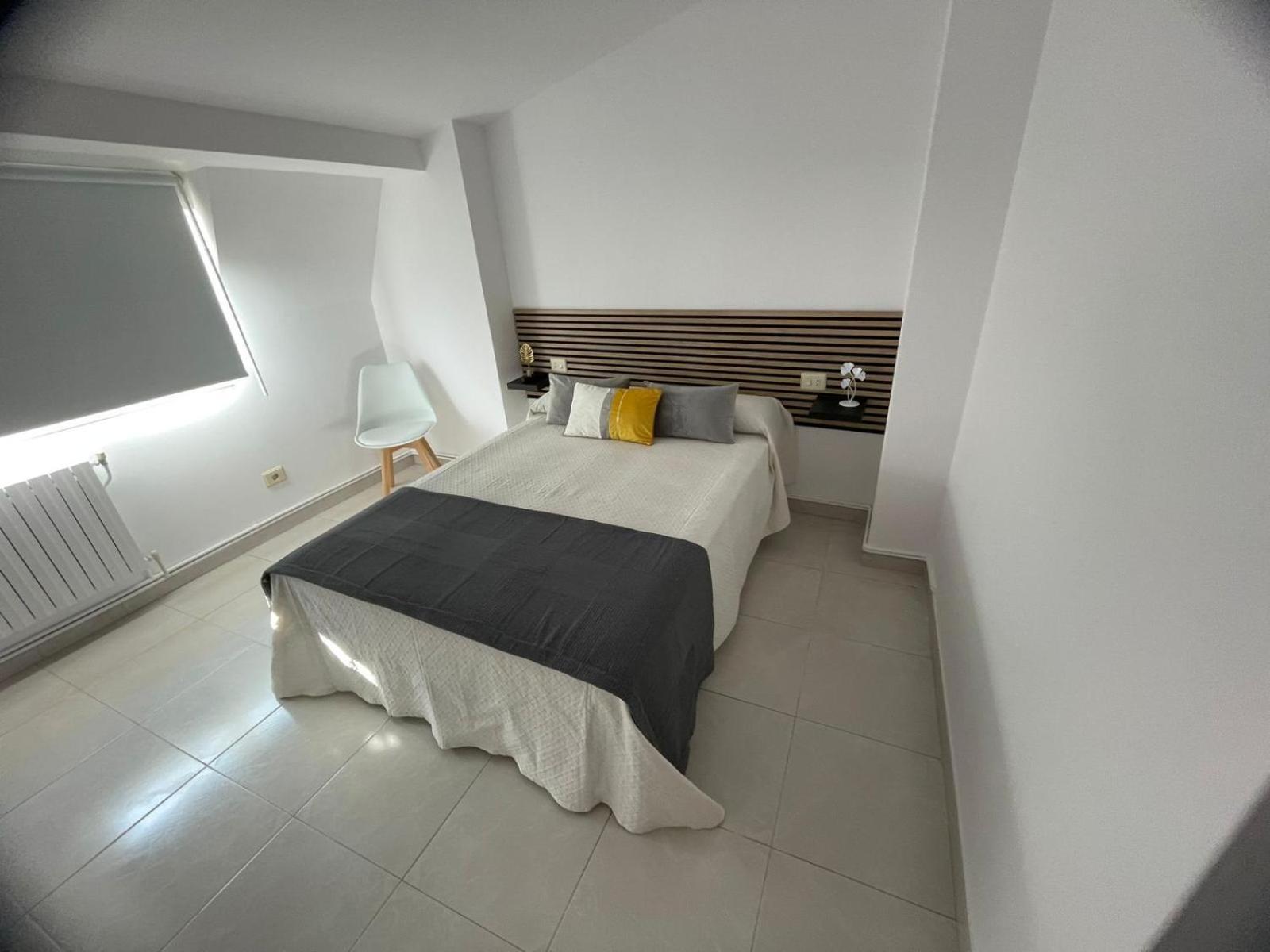 Apartamentos Demar Luis Casais O Grove Rum bild