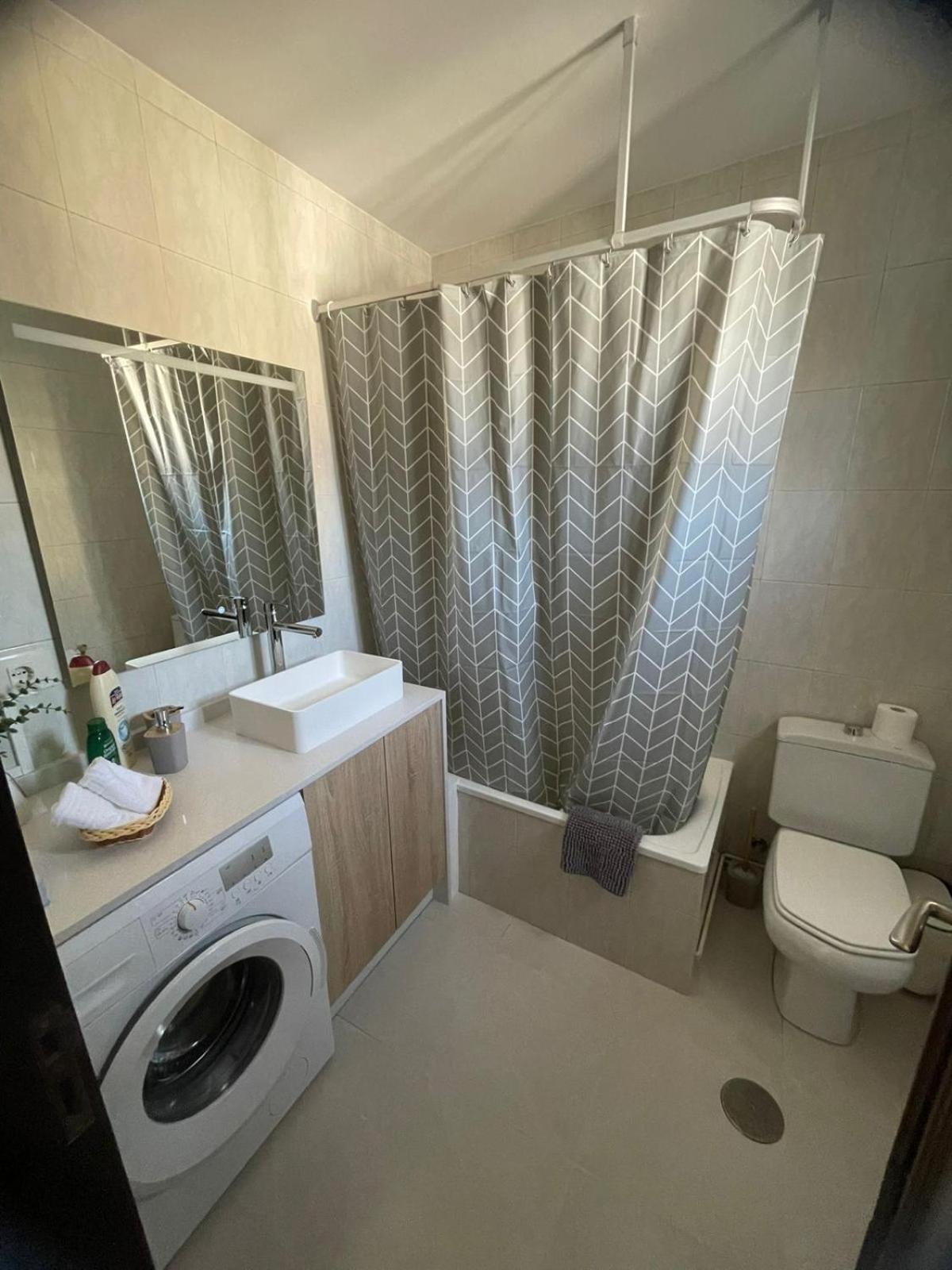 Apartamentos Demar Luis Casais O Grove Rum bild